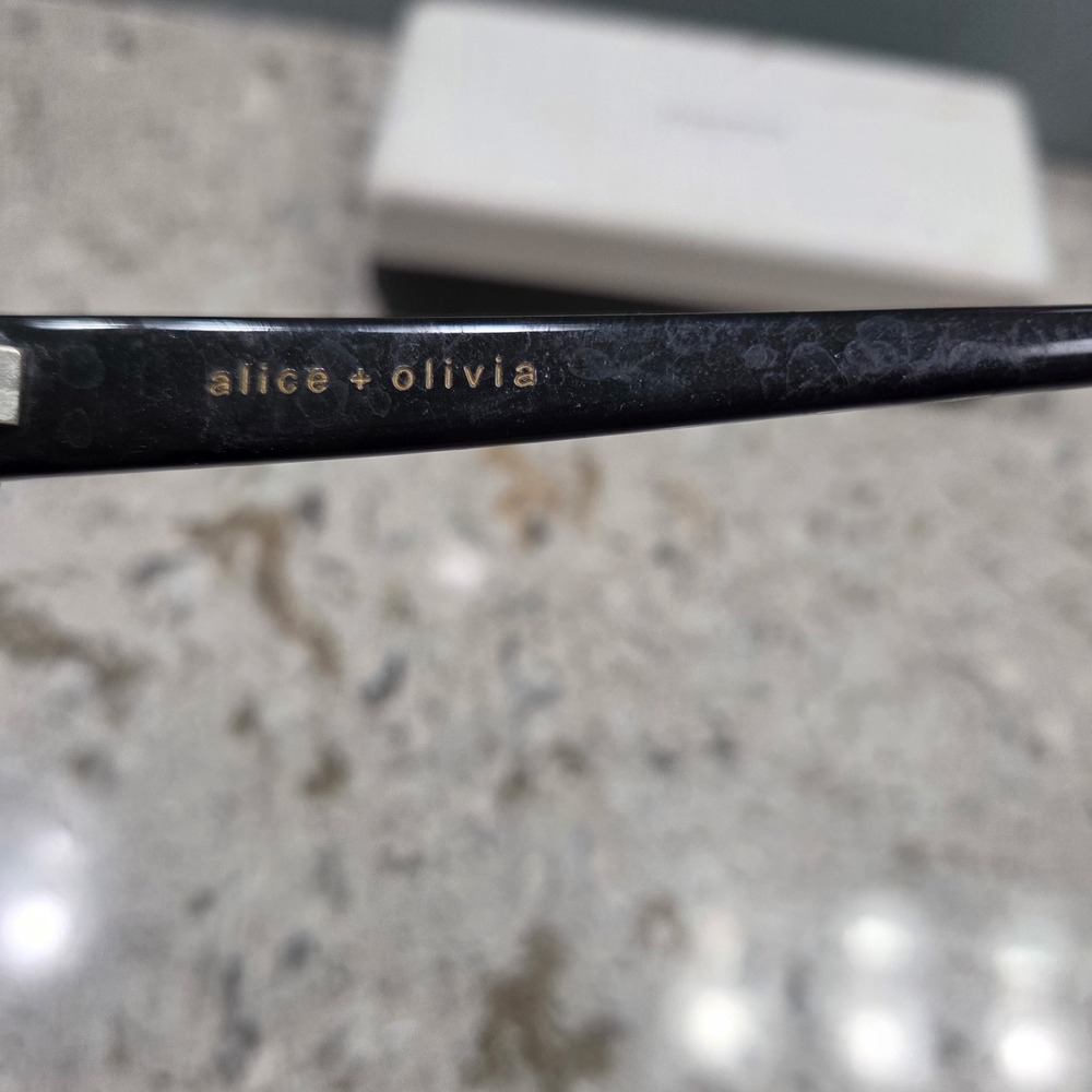 Alice + Olivia Madison Floral Sunglasses - Picture 4 of 9